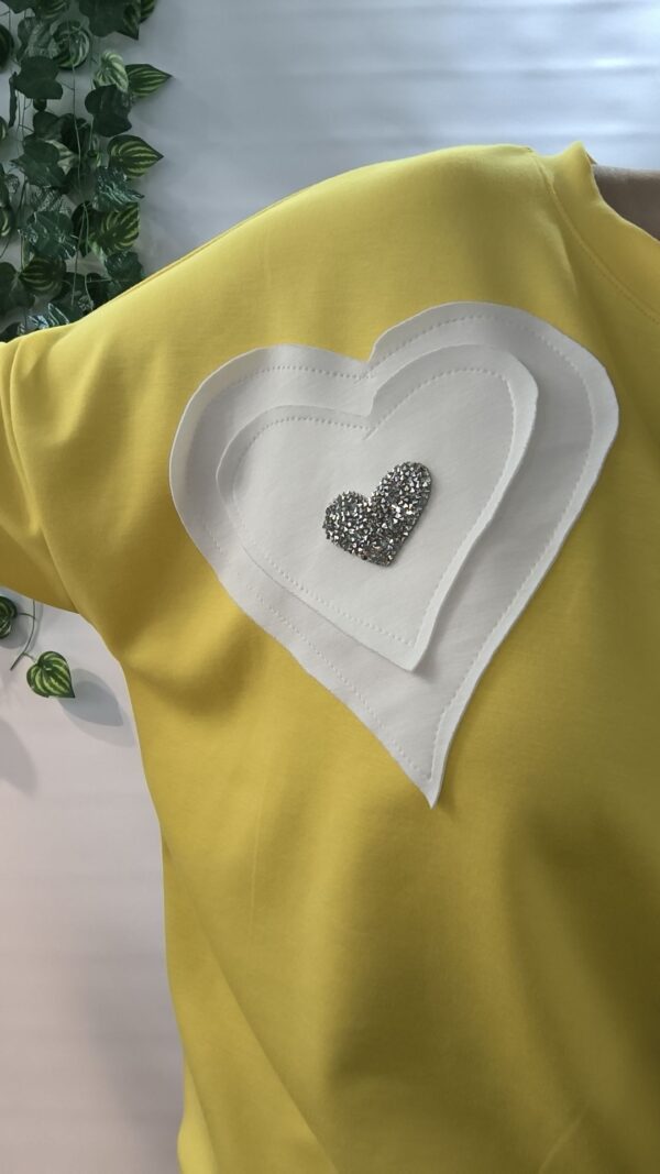 Sudadera corazón amarilla - Imagen 2