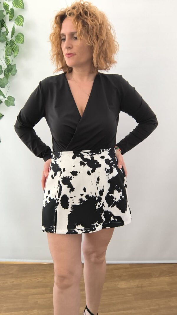 FALDA PANTALÓN VACA NEGRA
